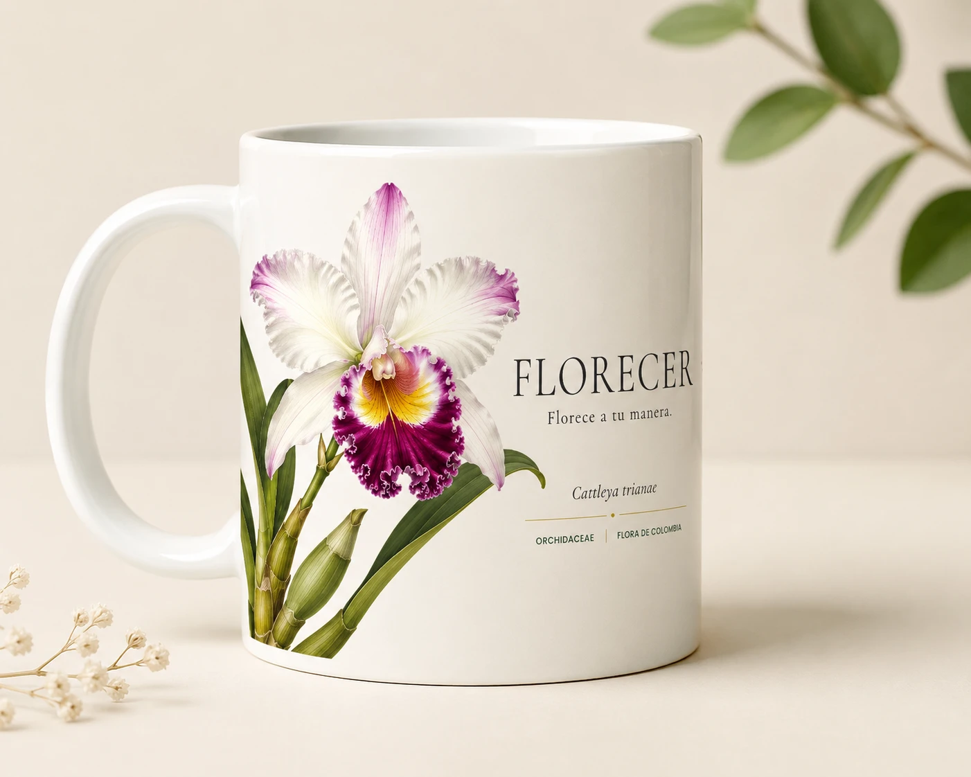 Mug VERBO 'Florece a tu manera', ilustración botánica de Cattleya trianae, orquídea de Colombia