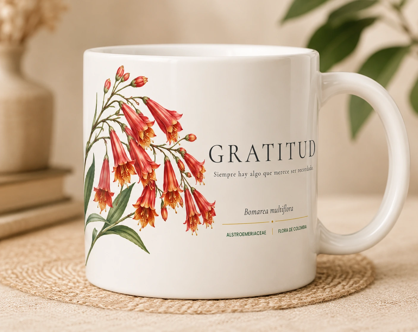 Mug VERBO 'Siempre hay algo que merece ser recordado', ilustración botánica de Bomarea multiflora, flor de Colombia