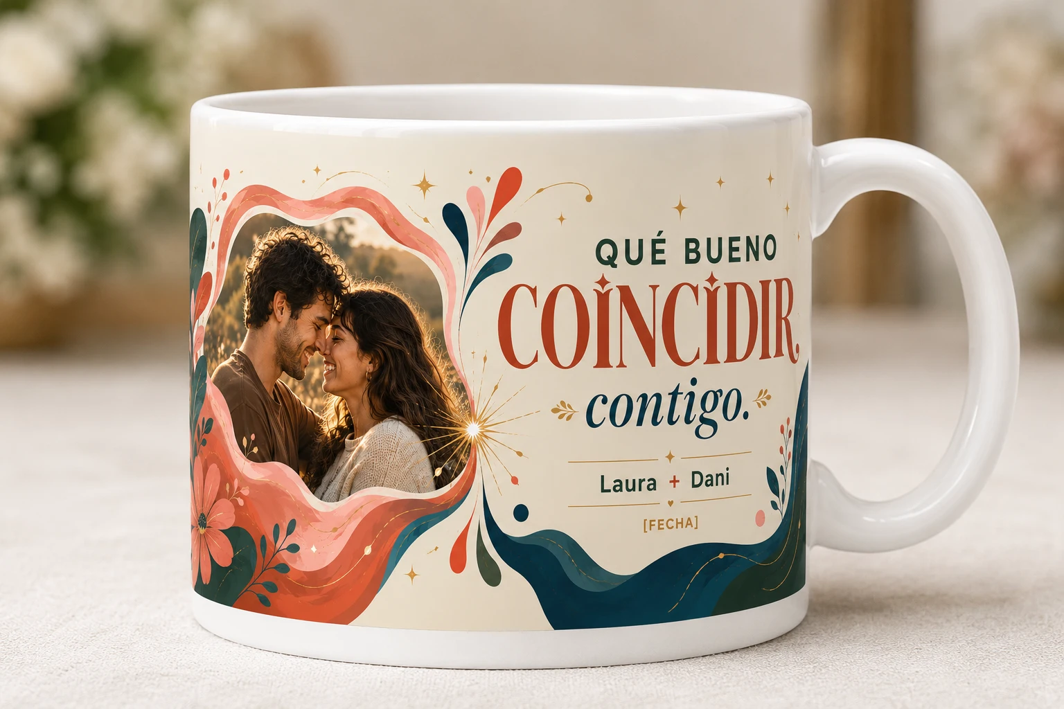 Mug VERBO personalizable 'Qué bueno coincidir contigo', de la colección Qué bueno coincidir, con espacio para foto propia, nombres y fecha opcionales