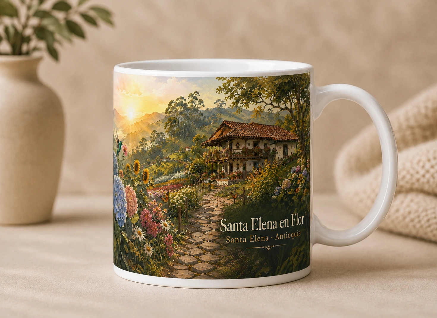 Mug VERBO 'Santa Elena en Flor', ilustración de una casa campesina rodeada de flores